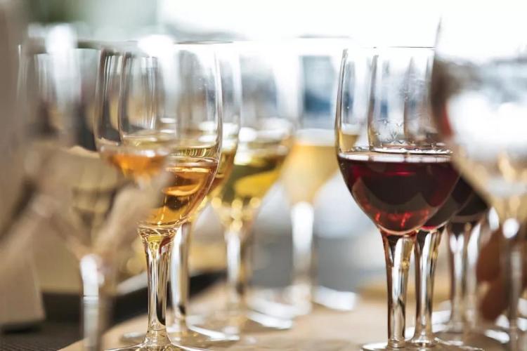 郑力| 白葡萄酒和红葡萄酒,有哪些区别?